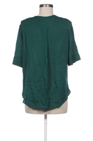 Damen Shirt By Malene Birger, Größe M, Farbe Grün, Preis 59,41 €