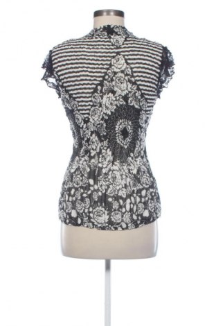 Γυναικεία μπλούζα East, Μέγεθος M, Χρώμα Πολύχρωμο, Τιμή 20,99 €