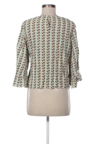 Дамска блуза ONLY, Размер M, Цвят Многоцветен, Цена 20,14 лв.