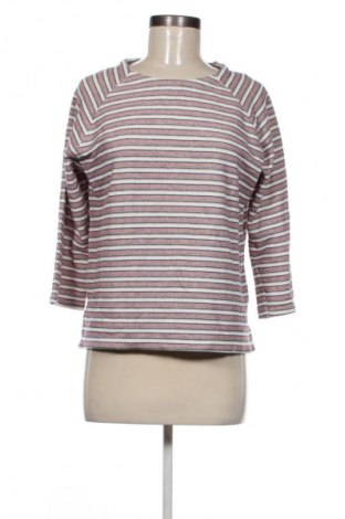 Dámská halenka Pull&Bear, Velikost M, Barva Vícebarevné, Cena  149,00 Kč