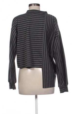 Дамска блуза Radichev, Размер M, Цвят Многоцветен, Цена 77,00 лв.