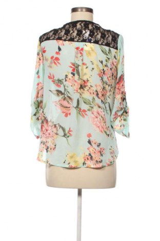 Дамска блуза Unbranded, Размер M, Цвят Многоцветен, Цена 19,00 лв.