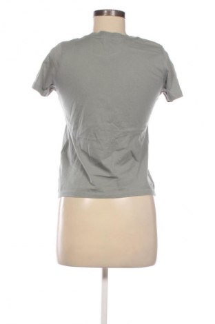 Γυναικείο t-shirt Pull&Bear, Μέγεθος S, Χρώμα Πράσινο, Τιμή 9,00 €