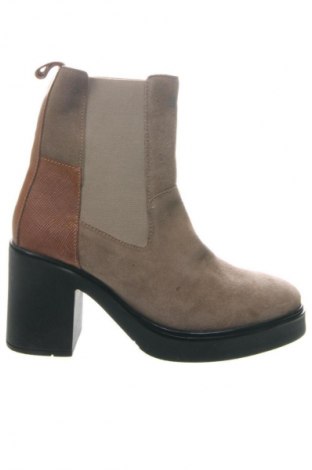 Γυναικεία μποτάκια Aada Studios, Μέγεθος 39, Χρώμα  Μπέζ, Τιμή 107,99 €
