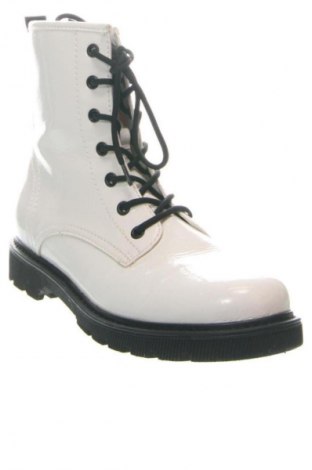 Дамски боти Catwalk, Размер 40, Цвят Бял, Цена 218,96 лв.