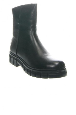 Damskie botki Everybody, Rozmiar 39, Kolor Czarny, Cena 589,99 zł