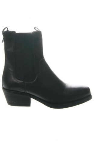 Dámské poltopánky New Yorker, Veľkosť 40, Farba Čierna, Cena  58,25 €