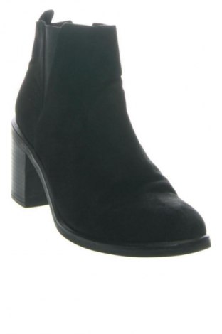 Damen Stiefeletten Stradivarius, Größe 40, Farbe Schwarz, Preis € 46,65