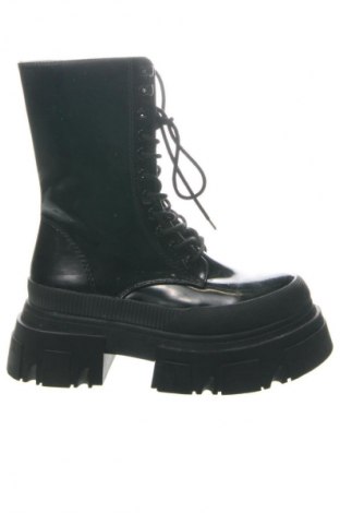 Női csizma Bershka, Méret 35, Szín Fekete, Ár 18 620 Ft