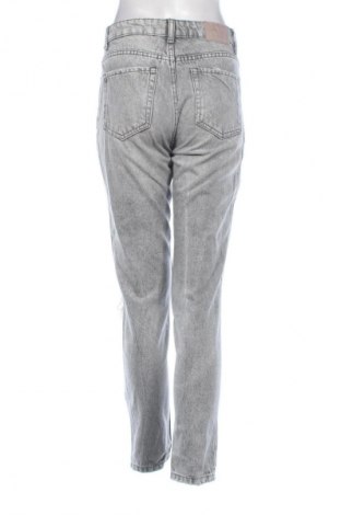 Blugi de femei Bershka, Mărime S, Culoare Gri, Preț 76,32 Lei