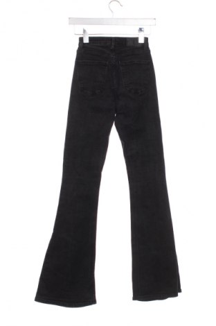 Női farmernadrág Bershka, Méret XXS, Szín Szürke, Ár 5 800 Ft