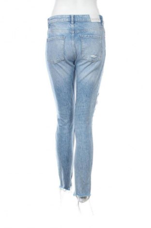 Blugi de femei Bershka, Mărime S, Culoare Albastru, Preț 77,17 Lei