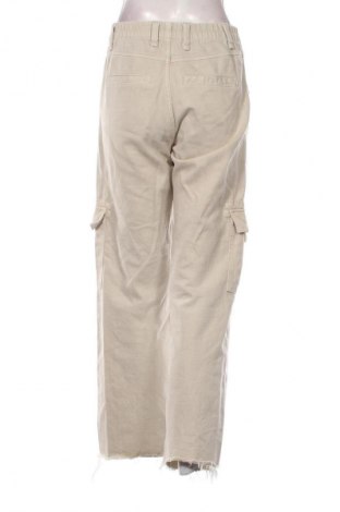 Дамски дънки Bershka, Размер S, Цвят Бежов, Цена 44,55 лв.