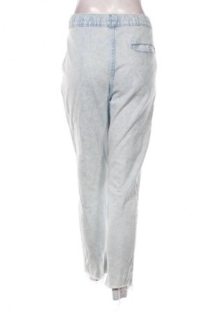 Dámske džínsy  Bershka, Veľkosť XL, Farba Modrá, Cena  14,83 €