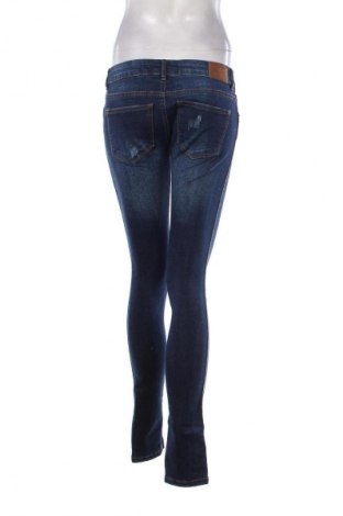 Дамски дънки Bershka, Размер M, Цвят Син, Цена 29,00 лв.