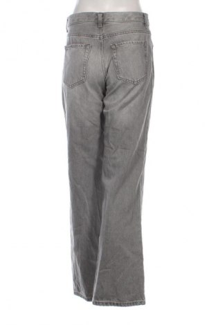 Дамски дънки Bershka, Размер M, Цвят Сив, Цена 15,99 лв.