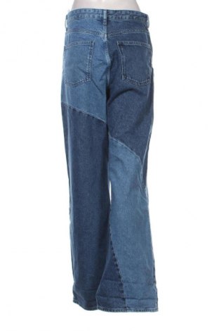 Damskie jeansy Bershka, Rozmiar M, Kolor Niebieski, Cena 66,67 zł