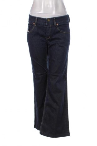Дамски дънки Diesel, Размер L, Цвят Син, Цена 120,84 лв.