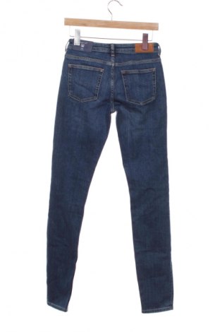 Дамски дънки Gant, Размер S, Цвят Син, Цена 48,99 лв.