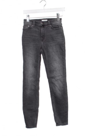 Γυναικείο Τζίν H&M, Μέγεθος XS, Χρώμα Γκρί, Τιμή 12,99 €