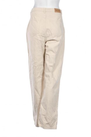 Γυναικείο Τζίν NA-KD, Μέγεθος M, Χρώμα  Μπέζ, Τιμή 21,00 €