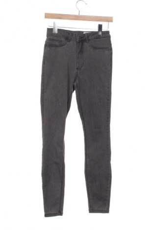 Дамски дънки Noisy May, Размер S, Цвят Сив, Цена 41,99 лв.