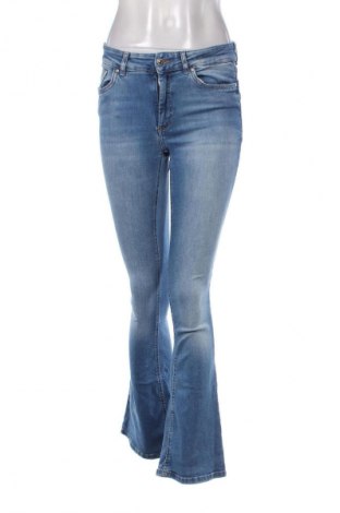 Дамски дънки ONLY, Размер M, Цвят Син, Цена 33,93 лв.