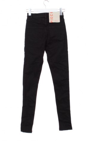 Blugi de femei Pieces, Mărime XS, Culoare Negru, Preț 66,99 Lei