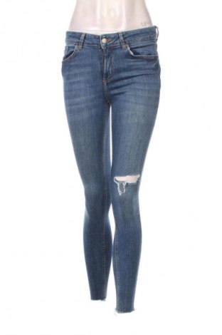 Дамски дънки Pieces, Размер S, Цвят Син, Цена 12,99 лв.