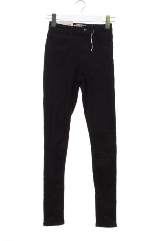 Γυναικείο Τζίν Pieces, Μέγεθος XS, Χρώμα Μαύρο, Τιμή 12,99 €