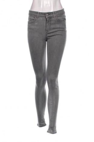 Dámske džínsy  Pieces, Veľkosť M, Farba Sivá, Cena  17,36 €