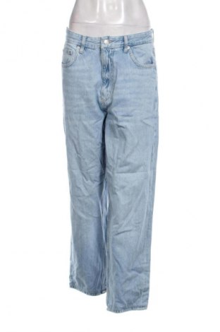 Γυναικείο Τζίν Pull&Bear, Μέγεθος L, Χρώμα Μπλέ, Τιμή 15,99 €