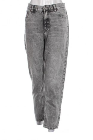 Blugi de femei Pull&Bear, Mărime M, Culoare Gri, Preț 60,99 Lei