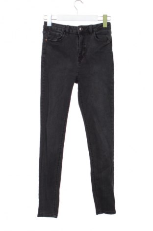 Дамски дънки Sinsay, Размер S, Цвят Сив, Цена 29,00 лв.