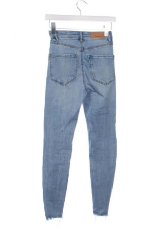 Γυναικείο Τζίν Stradivarius, Μέγεθος XXS, Χρώμα Μπλέ, Τιμή 14,83 €
