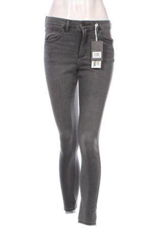 Blugi de femei Wrangler, Mărime S, Culoare Gri, Preț 549,99 Lei