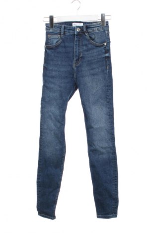 Damskie jeansy Zara, Rozmiar XS, Kolor Niebieski, Cena 52,99 zł