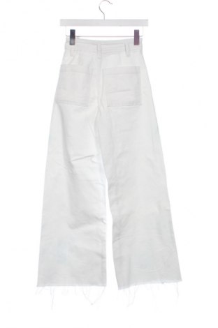 Γυναικείο Τζίν Zara, Μέγεθος XS, Χρώμα Λευκό, Τιμή 13,81 €