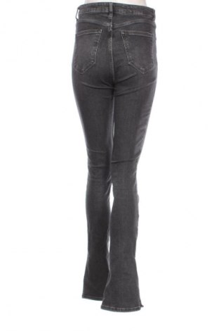 Дамски дънки Zara, Размер M, Цвят Сив, Цена 22,99 лв.