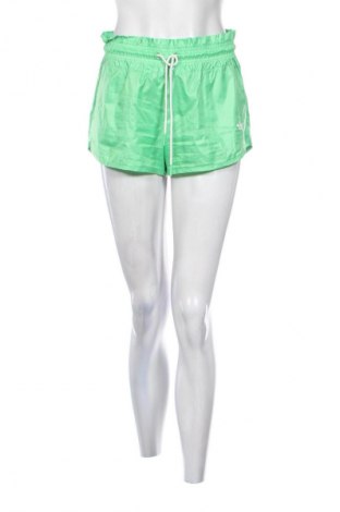 Damen Shorts Adidas, Größe S, Farbe Grün, Preis 17,00 €