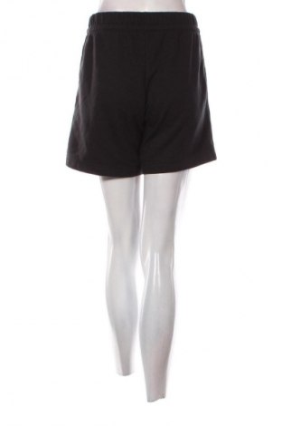 Pantaloni scurți de femei Adidas, Mărime M, Culoare Multicolor, Preț 89,00 Lei