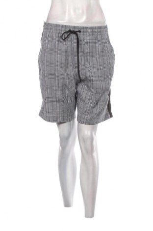 Dámské kraťasy  Bershka, Velikost L, Barva Vícebarevné, Cena  219,00 Kč