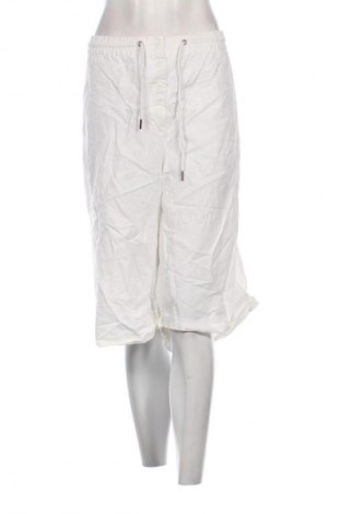 Дамски къс панталон Bpc Bonprix Collection, Размер 3XL, Цвят Бял, Цена 16,99 лв.