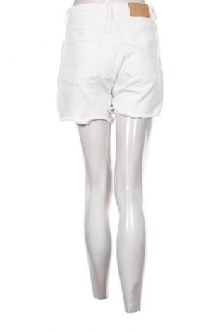Γυναικείο κοντό παντελόνι H&M, Μέγεθος M, Χρώμα Λευκό, Τιμή 9,72 €