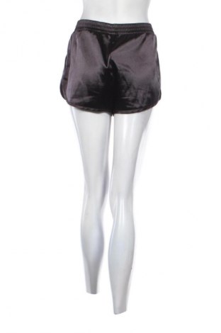 Дамски къс панталон H&M Divided, Размер S, Цвят Черен, Цена 19,04 лв.