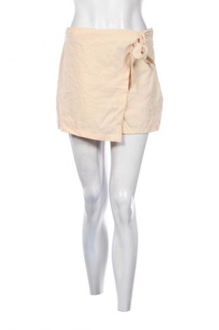 Дамски къс панталон LC Waikiki, Размер M, Цвят Бежов, Цена 39,00 лв.