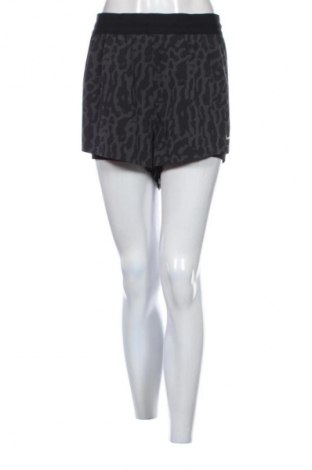 Damen Shorts Nike, Größe XXL, Farbe Mehrfarbig, Preis 51,99 €