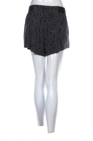 Damen Shorts Nike, Größe XXL, Farbe Mehrfarbig, Preis 51,99 €