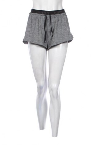 Damen Shorts PUMA, Größe S, Farbe Grau, Preis 17,00 €