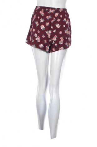 Damen Shorts Pull&Bear, Größe M, Farbe Mehrfarbig, Preis 10,00 €